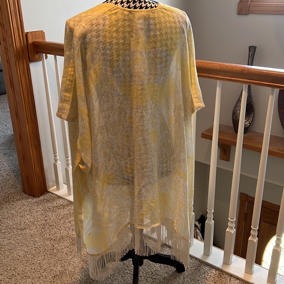 Chicos yellow fringe wrap! 💛 - Picture 5 of 8